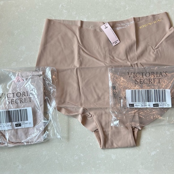 NWT 2 pair Victoria's Secret Women's no show panty briefs size M - Picture 3 of 6